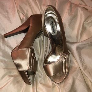 Steven madden heels. Champagne color